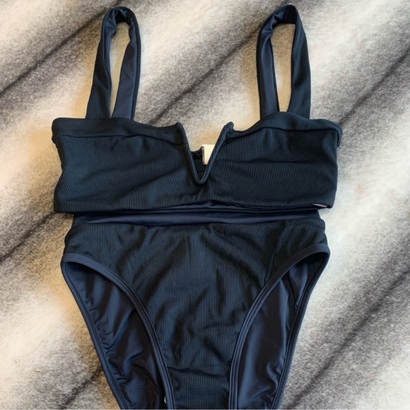 L*Space Ridin High Lee Lee Ribbed Bikini Top - Picture 2 of 5